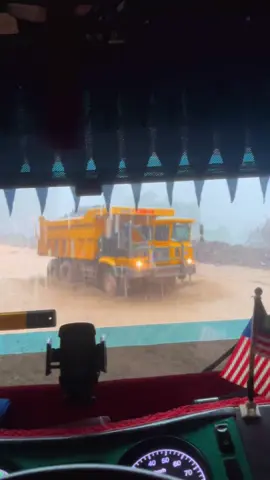 Banjir o hujan manyak kuat