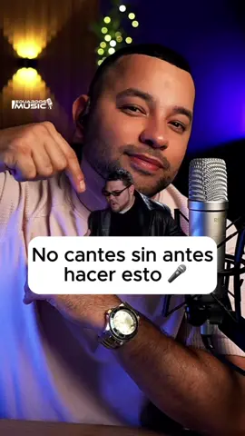 Acceso a taller exclusivo en mi perfil 👆🏻📩 . No cantes sin antes hacer esto 🎙️ . #coachvocal #clasesdecanto #tipsparacantar #VocalCoach #comocantar 