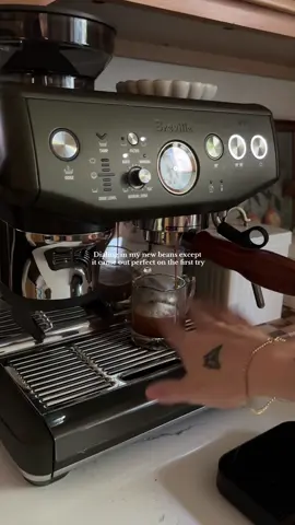 If you are local to Sandy you need to check them out they make the best drinks around 😍😍 #breville #brevillebaristaexpress #brevilleespressomachine #dialinginespresso #coffeeathome @Coffee Slingers Sandy 