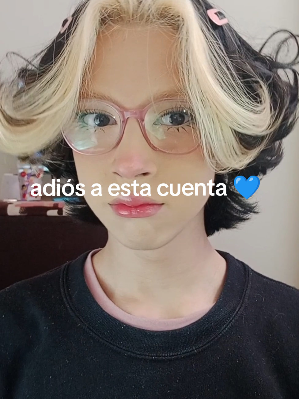 la nueva cuenta es @cuarto de CALLYEN  muchísimas gracias a todos por esta maravillosa experiencia 🥹💙 para proteger los vídeos disponibles en la cuenta, decidimos en una encuesta en historias, mudarnos para así no correr el riesgo de perder esos vídeos si la cuenta se llegase a borrar, los quiero mucho y los espero en la nueva cuenta, si fuera por mí, no me iría, pero es lo mejor. para que ustedes puedan ver los vídeos cuando quieran ❤️ seguiré haciendoles videos en la otra cuenta, porque lo único que me importó siempre fue que aquí por fin me sentí querido y como que tenía alguien a quien contarle mi vida, y me la pasé a toda madre en esta cuenta, gracias a ustedes 💙 los quiero mucho papuches, papasotas, bbsaurios, gente homosexual y lesbianotas JAJAJAJJSJAJ 💙❤️ #maquillajefemboy #CALLYEN #storytime #femboy #ultimovideo 