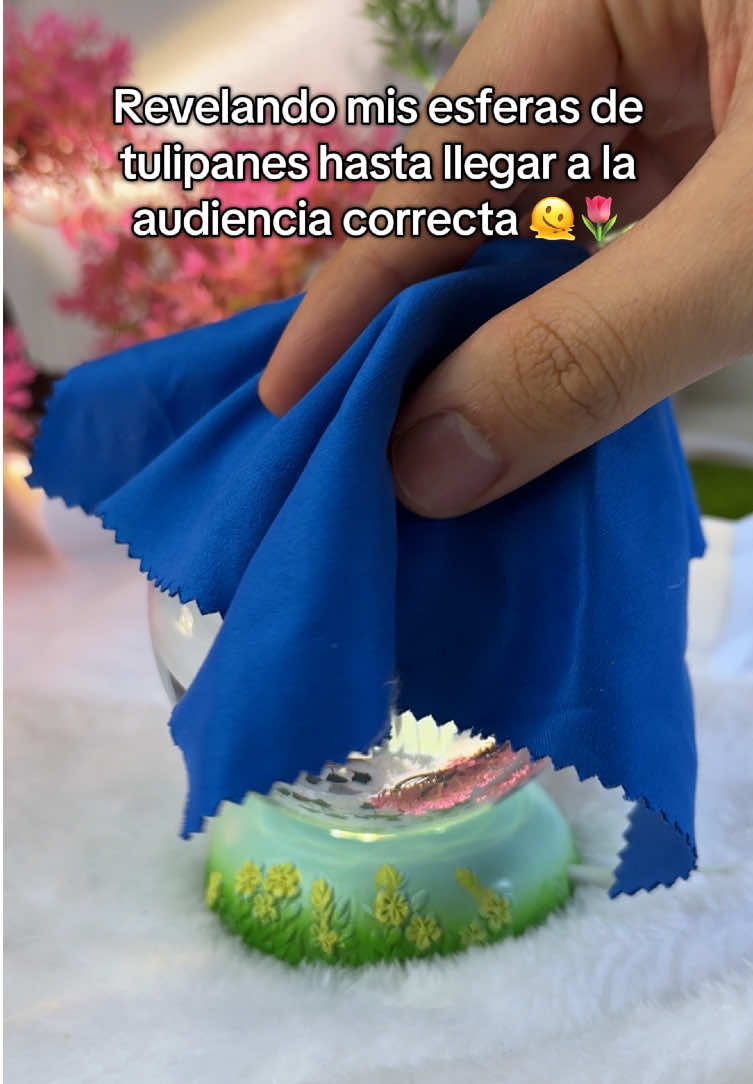 Para las amantes de los tulipanes 🥹🌷 #tulipanes #regalospareja #tulip #lampara #lamparasetulipanes 