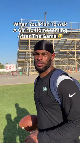 Shoulda asked earlier 😭😭 #footballtiktok #fyp #highschoolfootball #viral 