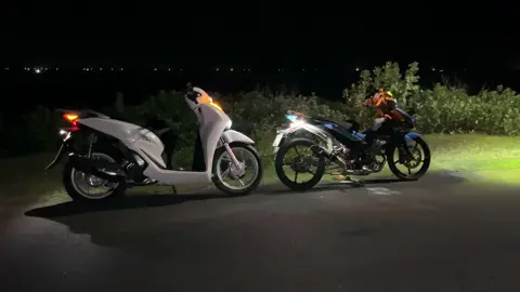 Cảm giác đi tuor dưới trời mưa vừa lạnh vừa chill ✈️ #xuhướng #y15zrmalaysia #yzr15 #ex150y15zr #fyp 