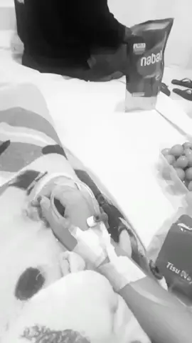 mendengar adeknya sakitt,akunya disuruh pulang dulu TPI gak mau,makanya kakak aku yang datang kesini jauh jauh hanya untuk melihat adeknya inii keadaan nya bagaimna🥺🫰🫂#fyppp #rs #fypa #kakakadik #msukberanda 