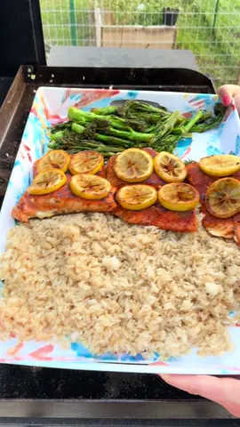 Salmon dinner on the Blackstone!😍#Salmon #Blackstone #Cooking #DinnerIdeas #FoodTok 