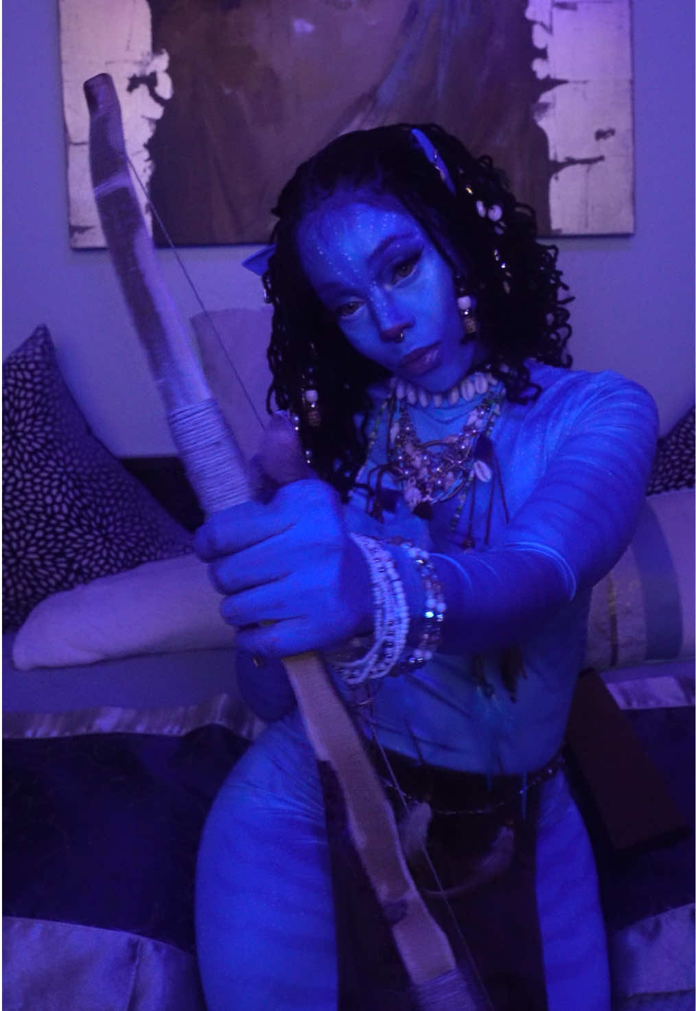 I swear I’m not… unless you 👀 🤣 definitely inspired by @Anxietities2.0 ☺️💙 #neytiri #avatarcosplay #firstnight #unlessyou #neytiricosplay 