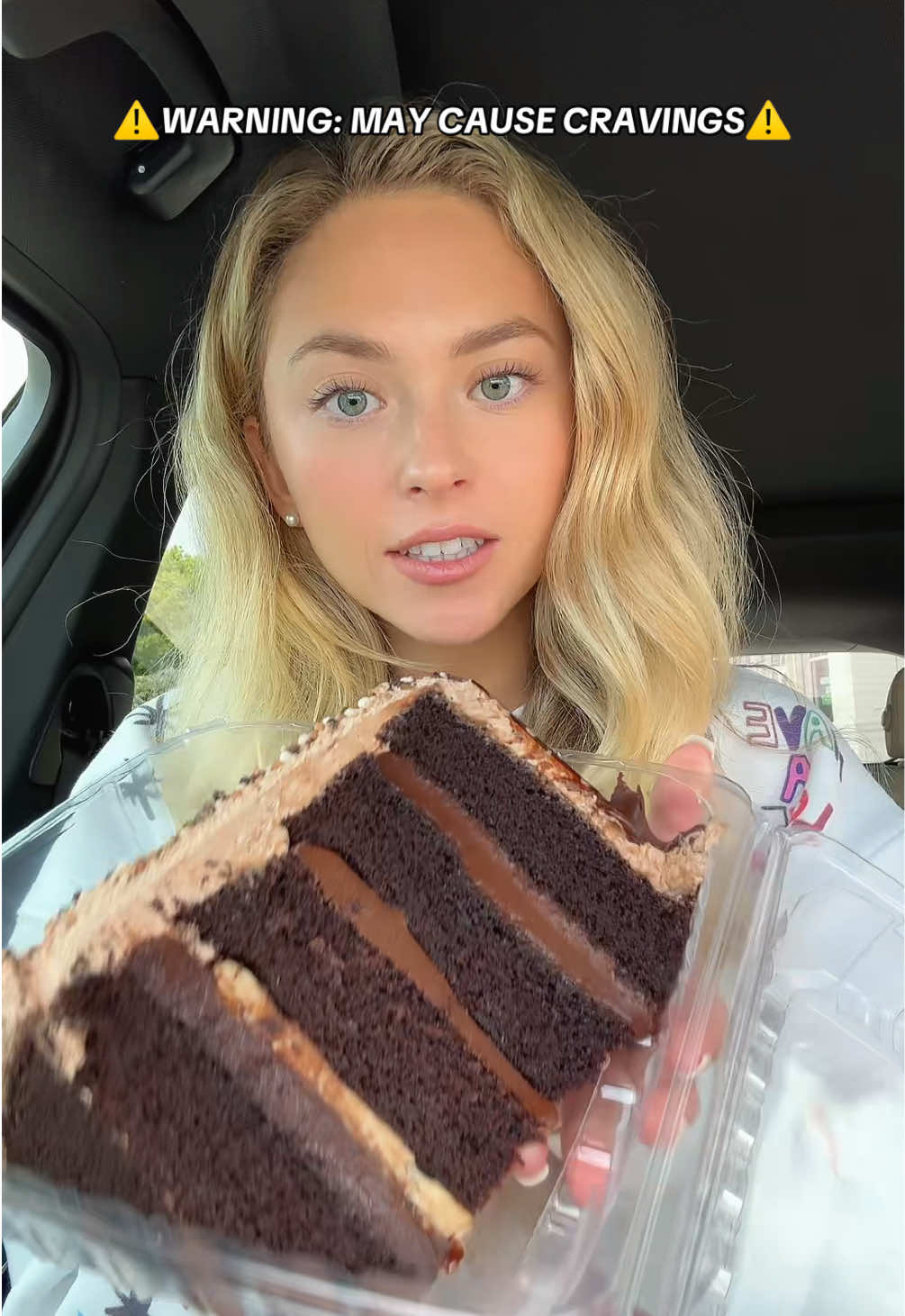 Sometimes all you need is a fat slice of chocolate cake, ya know?🍰  📍Sweet Manifesto in Boca Raton, FL  #eatwithme #southfloridaeats #bocaraton #mukbang 