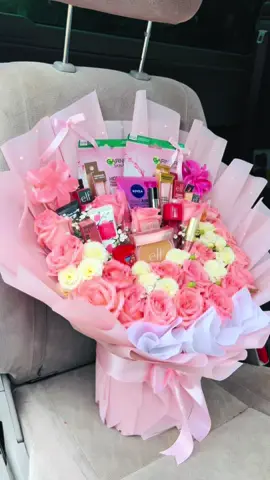 RAMO DE MAQUILLAJES PERZONALIZADO  Todo lo que mereces junto 💗 #ramodemaquillaje #ramos #maquillaje #parati #fyp 