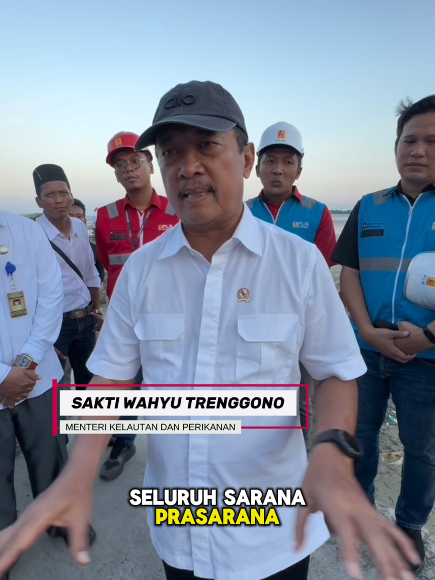 Hai #SahabatBahari, pemilihan calon lokasi pembangunan Kampung Nelayan Merah Putih semakin mengerucut nih. Kali ini Kota Batam menjadi lokasi selanjutnya di Provinsi Kepulauan Riau yang dikunjungi oleh Menteri Trenggono 🏠 Nggak cuma meninjau calon lokasi KNMP aja, Menteri Trenggono juga melihat perkembangan budidaya lobster di Balai Perikanan Budidaya Laut Batam. Waah ini sih jadi angin segar untuk budidaya lobster berskala industri di Indonesia 🦞 Semoga program KNMP dan budidaya lobster ini mampu meningkatkan produktivitas dan kesejahteraan masyarakat pesisir ya #SahabatBahari  #PanganBiru #2025KKPRiseTogether #EkonomiBiruUntukIndonesiaEmas @INR4diarta @Didit Herdiawan Ashaf @Sakti Wahyu Trenggono @Kementerian Kelautan Perikanan 