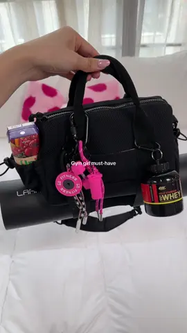 Perfect for leg day 🐐#bagsmart #bagsmarttravel #gymbag #gymessentials #legday 