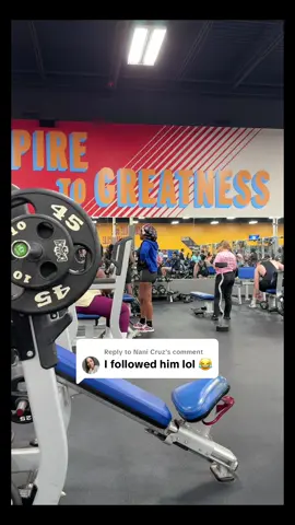 Replying to @Nani Cruz I hear myself across the gym I’m talking loud while he in the camera flexing 🤣😭 #gymfriends #crunchfitness #flex 