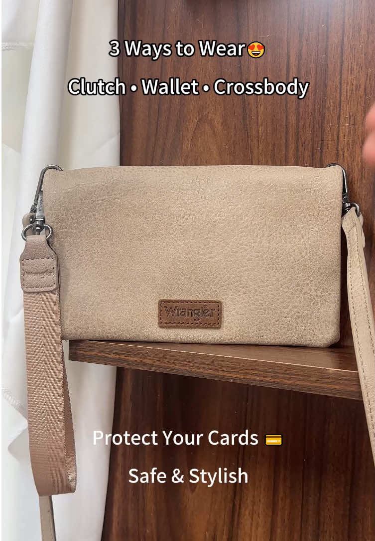Can' t believe how much fits in this little clutch🤩It‘s cute, secure & hands-free-plus RFID blocking for extra safety! A new favorite in my bag collection❣️ @Rustic Charm Bootic  #WranglerStyle #CrossbodyVibes #tiktokmademebuyit #RFIDBlocking #Stylelnspo