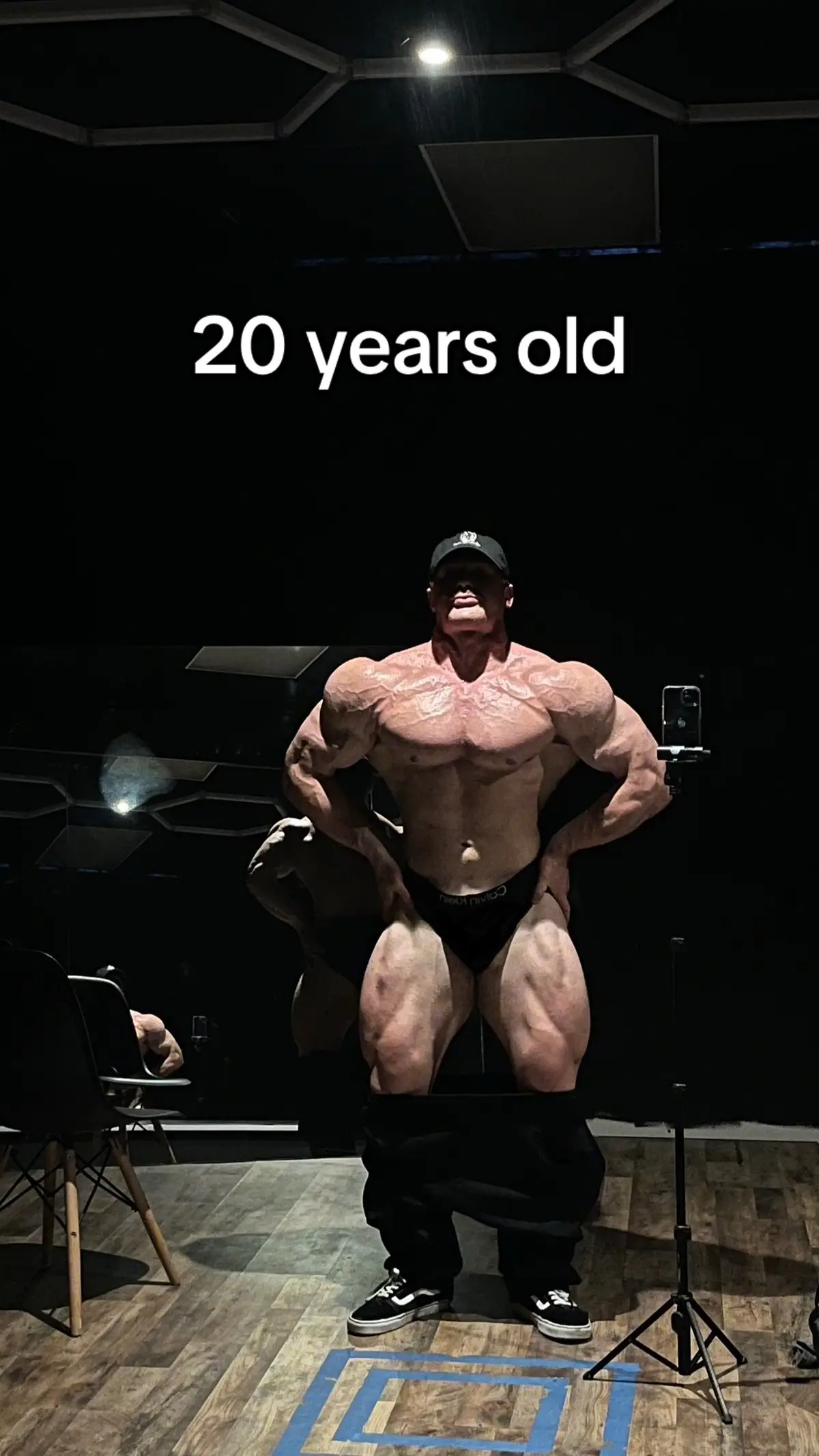 I have no personality so ima just throw up some physique pics and put my age! #gym #bodybuilding #Fitness #fyp 