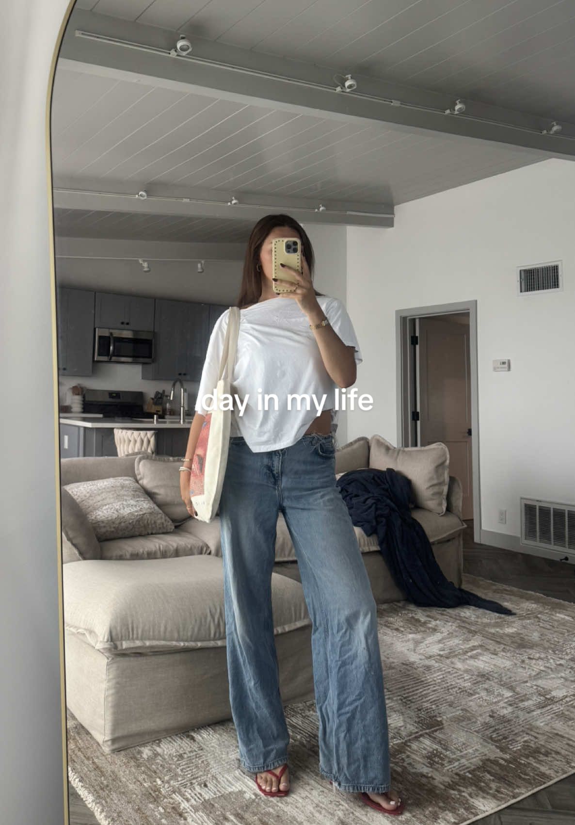 DIML 🤍 #socialmediamanager #postgrad #workdayinmylife #contentcreator 