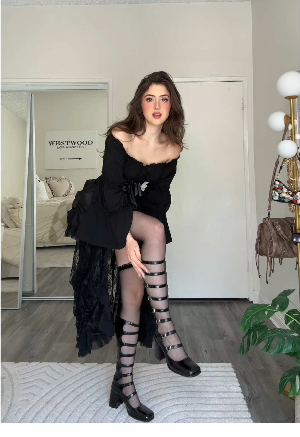 God forbid a woman wakes up feeling witchy on a random Wednesday 🐈‍⬛ DARK FEM SEASON IS UPON US #notsophiesilva #halloween #outfitinspo #halloween2025 #darkfeminine 