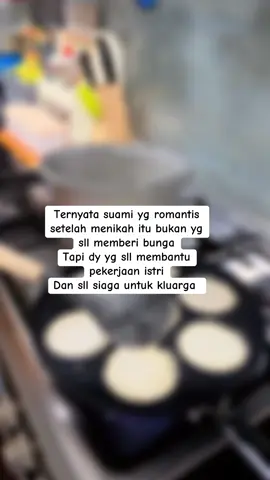 #oman_🇴🇲indonesia_🇮🇩 romantis itu tdk hrs sll mmberi hadiah tpi dngn mmbntu pkrjaan istri itu sdh sngt mmbuat kita bhgia#indonesia🇮🇩 