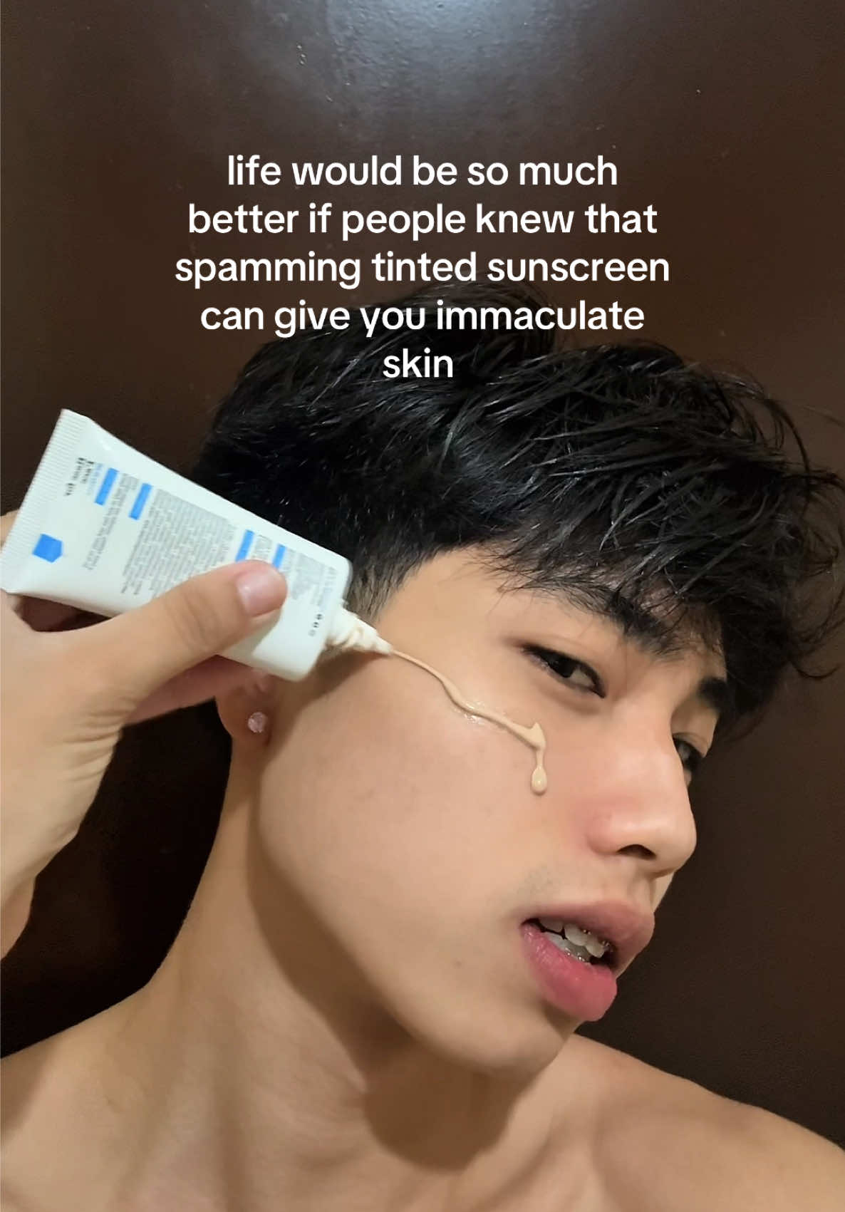 this skin-tint tho😮‍💨 #enviemyman #menskincare #skincare #tintedsunscreen #sunscreen 