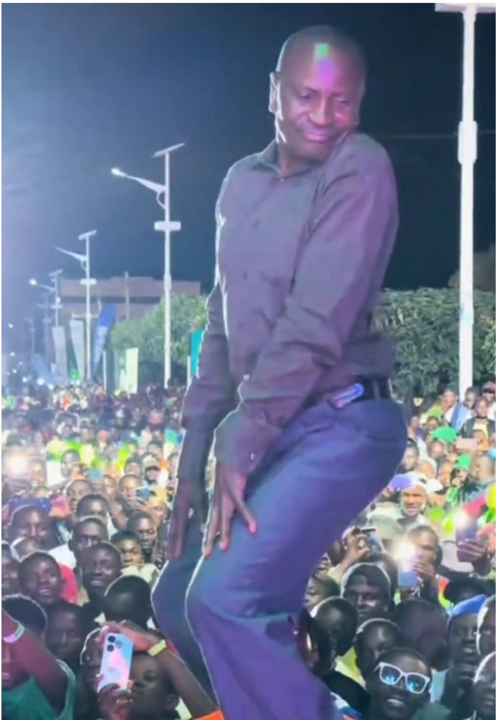 Ugandan dad dancing #ugandatiktok #ugandandad #ugandandancers #fyp 