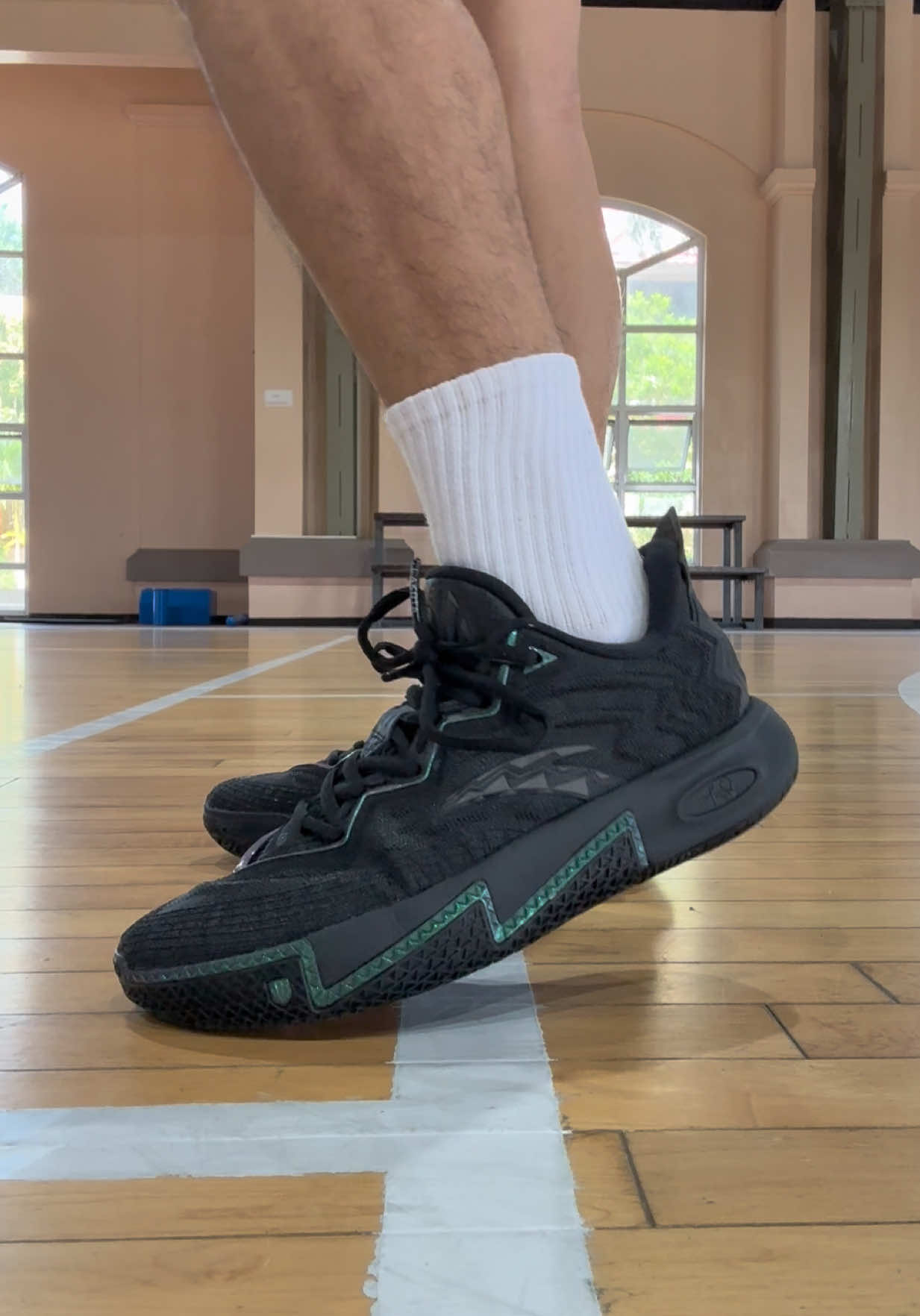 Kai 2 triple black on feet