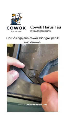 Pernah bingung pas buka klip baut di motor? 😅 Tutorial ini wajib lo tau, apalagi buat yang suka bongkar pasang sendiri di rumah. Lebih hemat, lebih paham motor sendiri 💪 [ VIDEO ORIGINAL @cowokharustahu ] #CowokHarusTahu #TipsMotor #BasicSkillCowok #KlipBautMotor #DIYMotor   