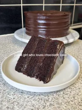 I chocolate between my top 4 favourite #cake #fyp #chocolatecake  #foryou #chocolatedessert 