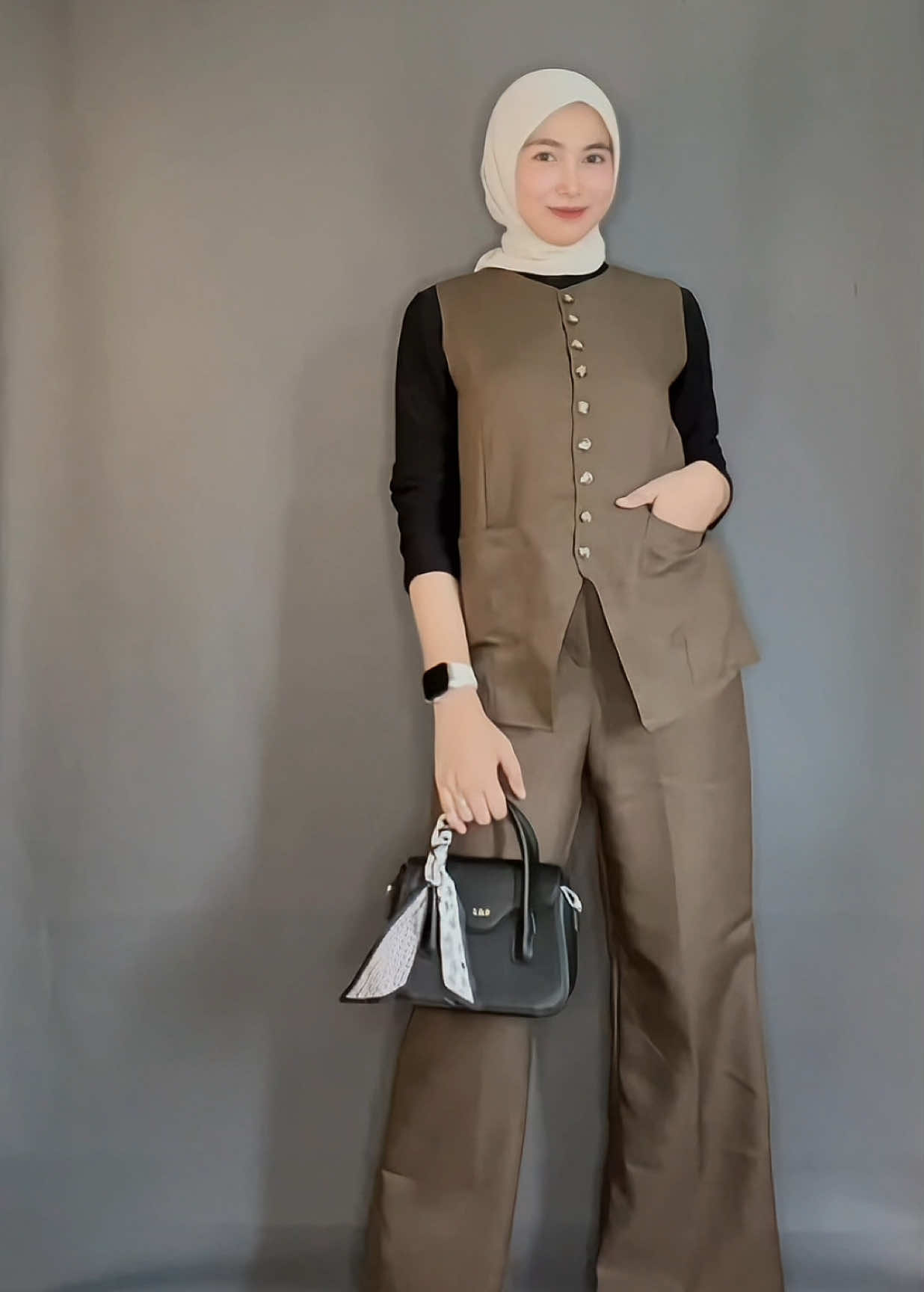 Oneset vest lagi😍✨#oneset #onesetmurah #onesetkekinian #onesetvest #ootdhijabstyle 