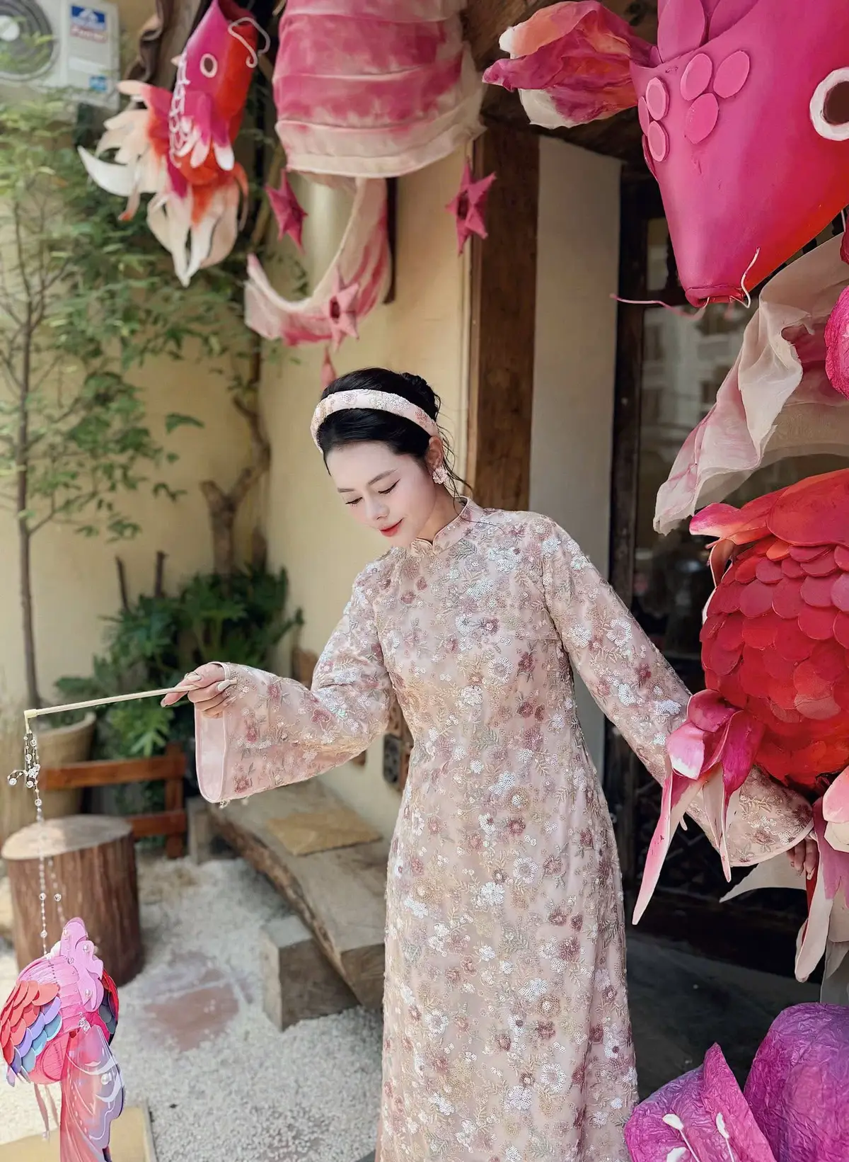 Nắng hửng lên là phải đẩy mẫu mới cho các thiên thần của em chọn Chất vải ko quá xa lạ nhưng được cái đường may vẫn kỹ thuật như vậy Quan trọng là nó sang ạ 🤩#linndesign #TikTok #aodaithietke 