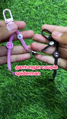 gantungan couple spiderman🥺🥺🌸🩷#gantungankunci #gantungancouple #gantunganspiderman #gantunganpasangan 