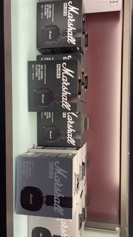 Thiết kế cổ điển đánh đổ các tín đồ tai nghe thời trang , decor hoặc mang đi chụp hình hoặc sử dụng hằng ngày đều xịn xò ✨🔥   • Major V New Sealed • Major IV New Sealed Rổ rá chỉ từ 1.9.9.0🔥 (i.n.b.o.x) zép lao để được em hỗ trợ tư vấn , có giao toàn quốc đồng kiểm nha anh chị  #marshall #marshallmajor4 #myoutfit #marshallheadphones #outfit 