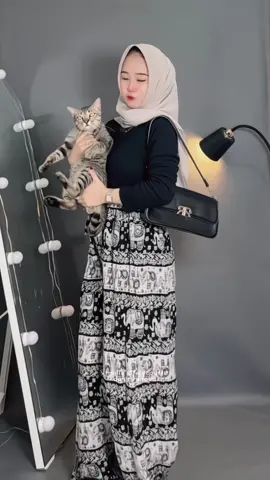 celananya nyaman bgt dipakai🖤 #celanakulot #celanamotifgajah #fyp  