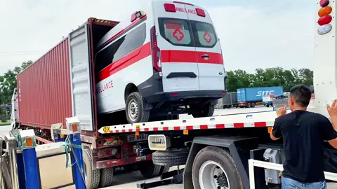 Về thêm xe phục vụ bà con cô bác #xecuuthuong #xecuuthuong0dong #hanoi #ambulance #xecapcuu 