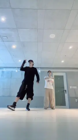 오랜만에 춤 춰서 안외워진다,, #blitzers #JINHWA #SYA #wicked #challenge 