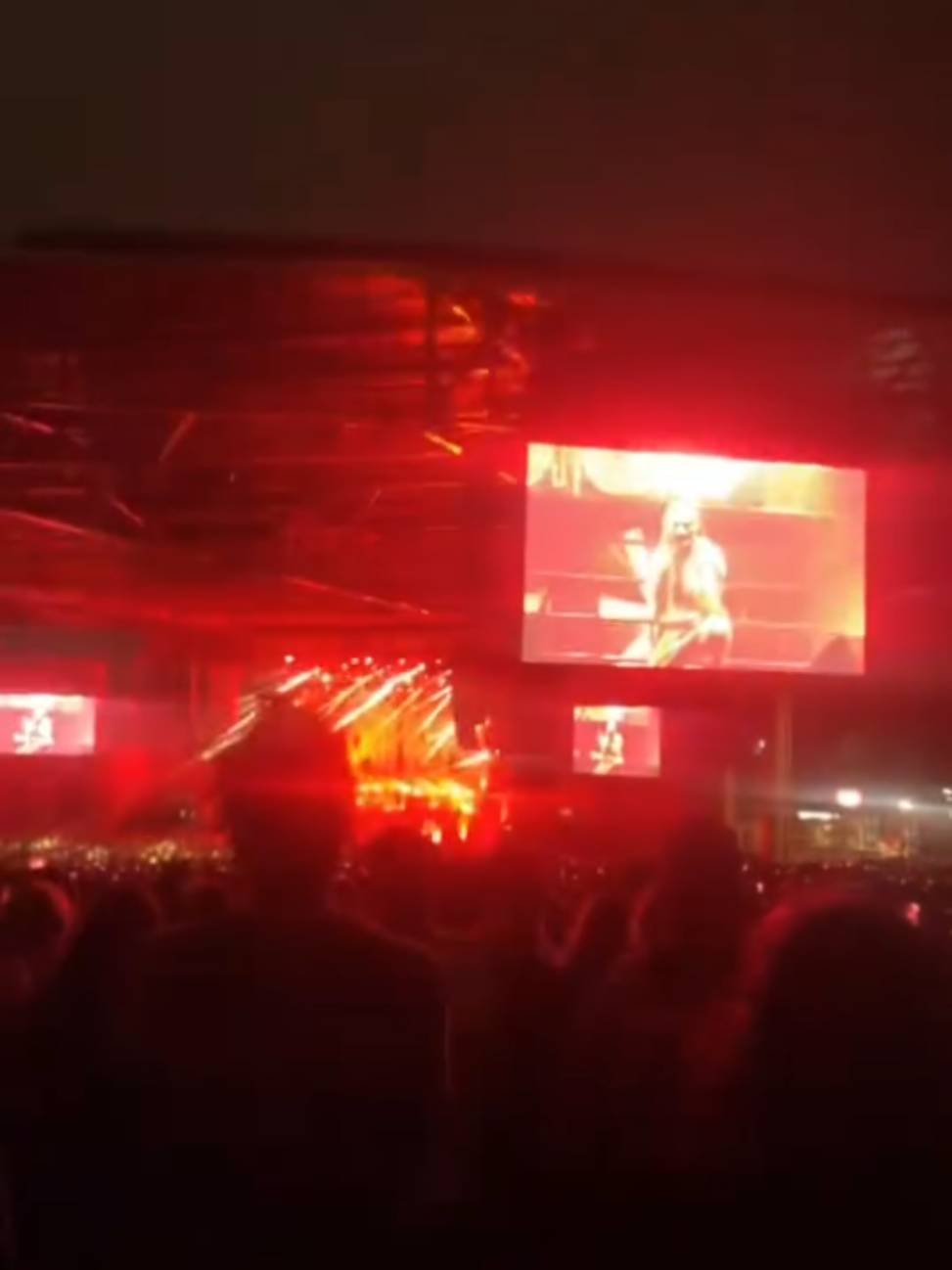 Found this video from last year. Missing this concert so much rn 💔 