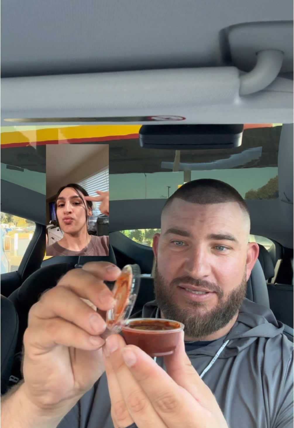 When he came home he walked in and said “babe I’m sorry I tried a new taco place without you” 😂  #foodreviews #mukbang #husbandandwife #lol #Vlog #madera #559eats #559 #foodreview 