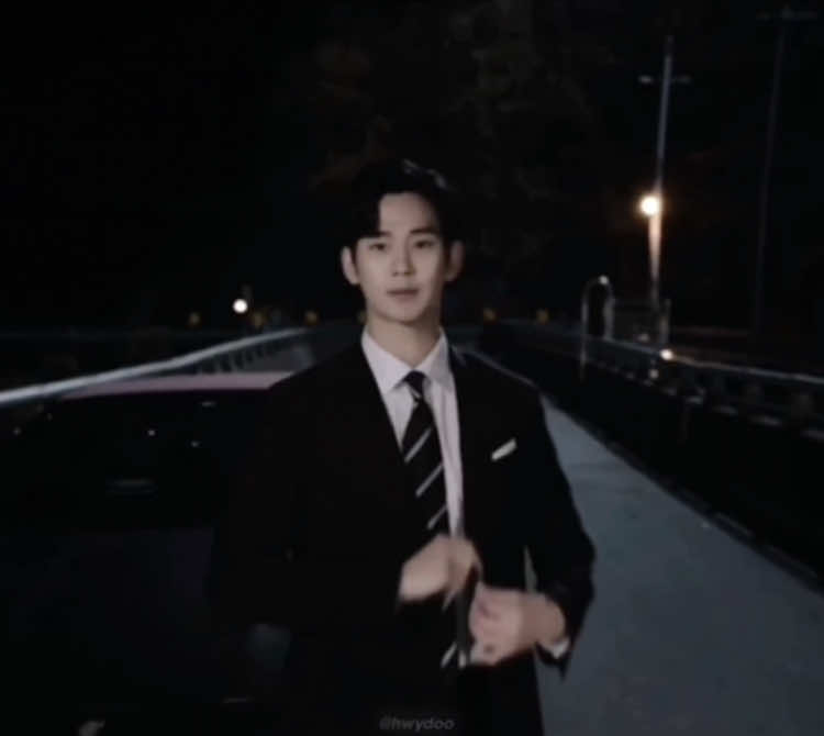 Anh giỏi thể thao nhưng anh giấu #kimsoohyun #김수현 #baekhyunwoo 