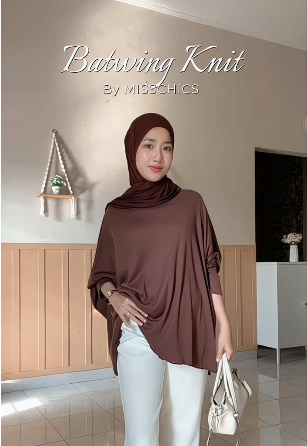 Siapa nih yg blm punya koleksi batwing knit, atasan sat set anggunly dari @MISSCHICS  #batwingknit #atasanbatwing #fitcheck #outfitideas #outfitinspo 