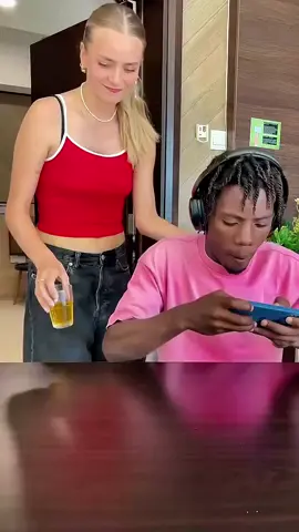 I drink her pee again❗😱😭#funnycouple #travel#isabell #jaymondy # repost