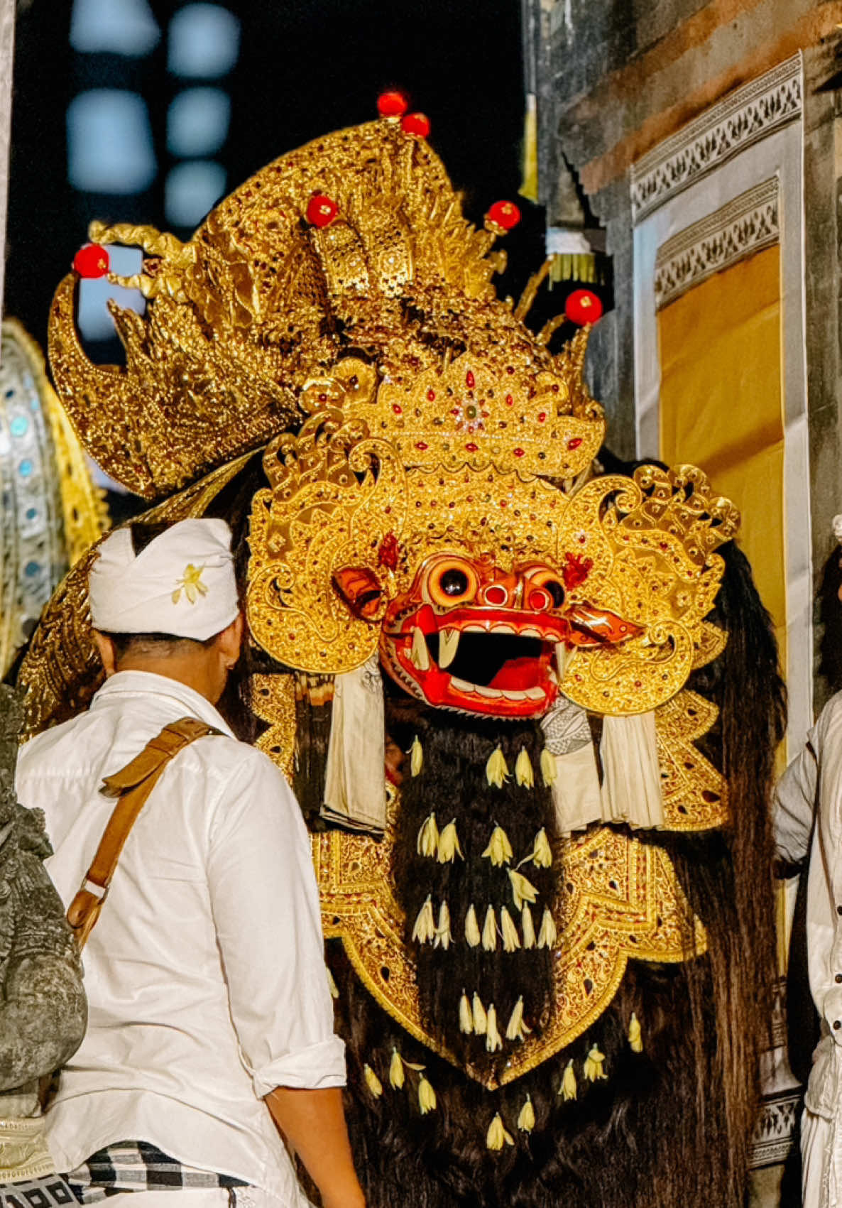 Ritatkala Ida Ratu Anom jagat Kedewatan napak pertiwi ring Rahina sane sampun lintang. #bali #ubud #world #page #fyp 