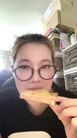 ขนมปังปิ้งอุ่นๆ ยามเช้า