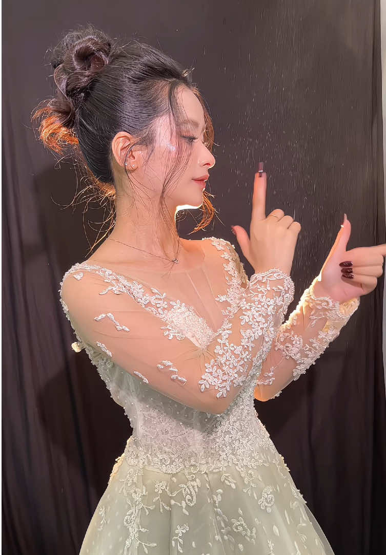 Bạch Nguyệt Quang nhà Makeup by Quin 🎀🎀🥰 #xuhuong #makeupartis #viral #abcxyz #xhtiktok 