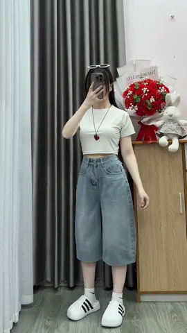 Quần short jean lửng, lưng cao ống rộng form dài qua gối #quanshortjean #quanjeannu #quanjeanongrong #thoitrangnu #xuhuong 
