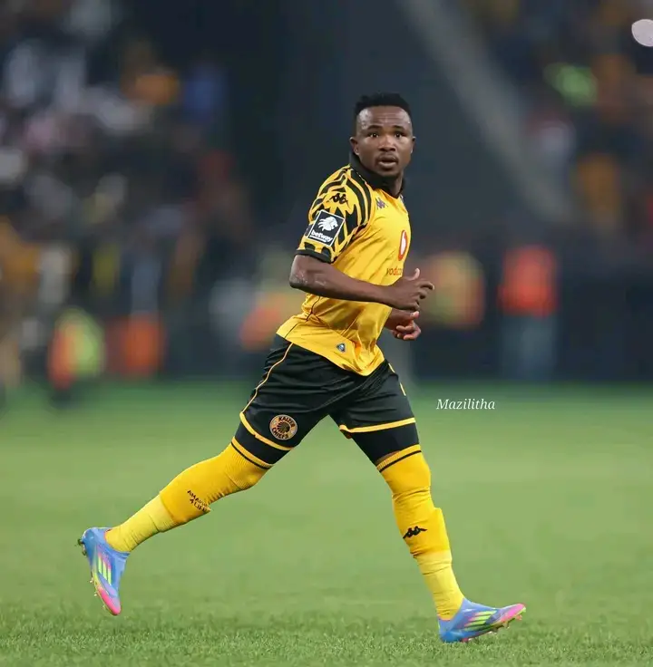 As a Country 🇿🇦, we are currently witnessing the best version of Paseka Mako ✌️❤️ He knows when to attack & He knows when to defend .. The Left Back is Something Else 🔥 #kaizerchiefs #mako 