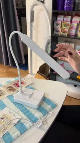 Đèn tui sài góc trái màn hình nha🥰