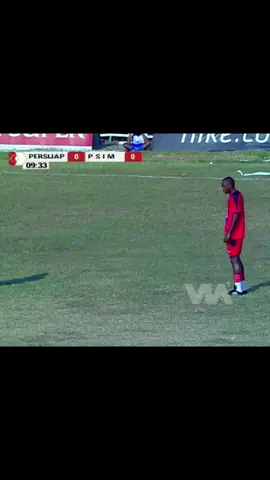 Tendangan Evaldo Silva Roket Hamas mendatar Jap 😂 Ono seng ileng iki tahun piro Jap...  Seng delok wes do duwe anak piro ya dulur #persijapjepara #brisuperleague #laskarkalinyamat #sepakbolaindonesia #ikijeporo 