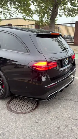 Not you’re everyday wagon @M3NYC #mercedes #e63 #wagon 