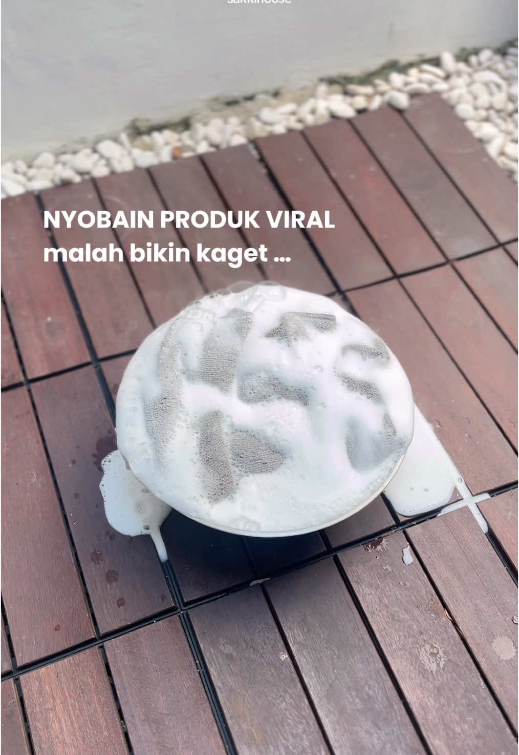 Iseng iseng malah kaget beneran 🤣 udah gak jijay ribet nyuci lap yang kuotor kena noda minyak macem2 karena tinggal rendem pake serbuk ajaib ini  langsung bersih deh 👌 Cus wajib stock dirumah