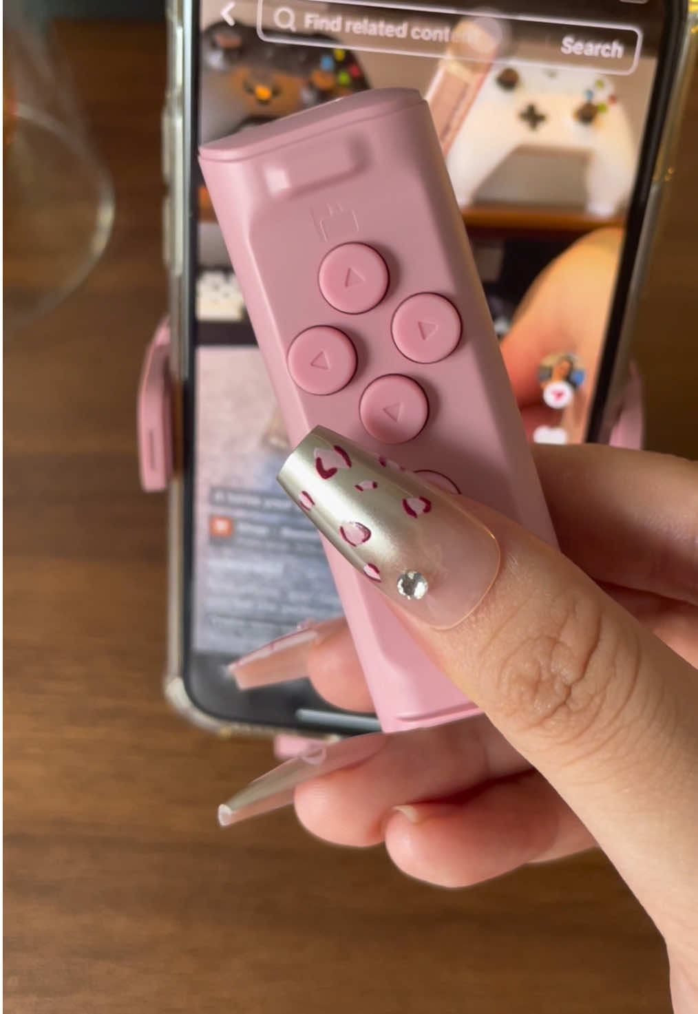 Your phone, your rules-this stand lets you set the perfect angle without lifting a finger .!🥰🥰🥰 #remote #phoneholder #phonestands #fyp #tiktokshoplabordaysale 