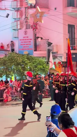 Chết cười cô gái cổ Vũ cho đoàn PCCC 🤣🤣🤣#funny #funnytiktok #quockhanh2025🇻🇳 #A80 #dieubinh 