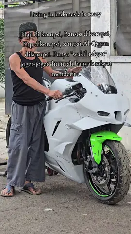 Allah ciptakan bumi sangat luas tp kita malah lahir dan besar di indonesia 🫣