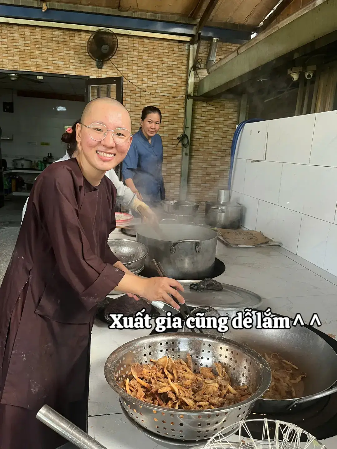 “Phù xuất gia giả, phát túc siêu phương, tâm hình dị tục, thiệu long Thánh chủng, chấn nhiếp ma quân, dụng báo tứ ân, bạt tế tam hữu…”